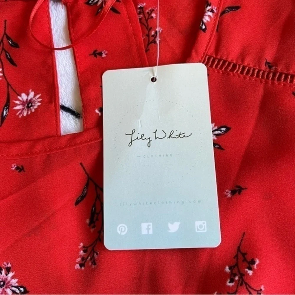 Lily White Floral Petal Sleeve Women’s Blouse Orange Size Small